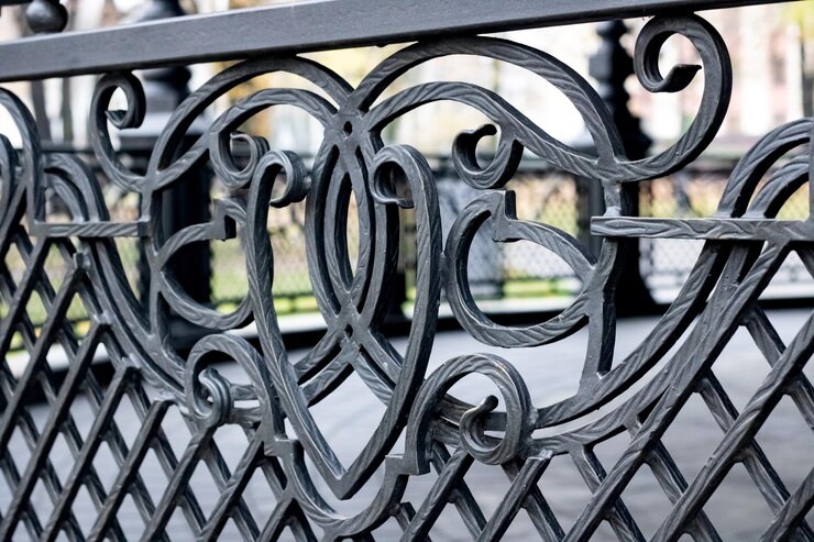 Motifs forgés sur la décoration de clôture pour le jardin