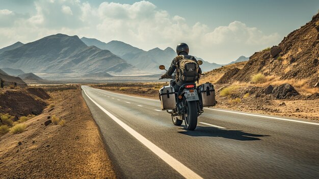 Une moto sur la route Un voyage de tournée en moto Copier l'espace