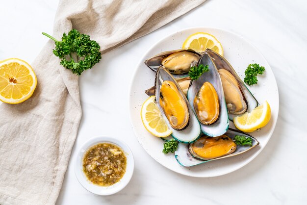 moules au citron et au persil