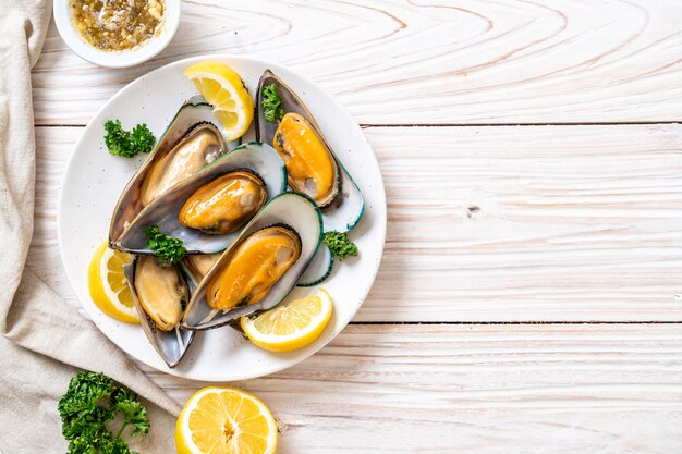 moules au citron et au persil