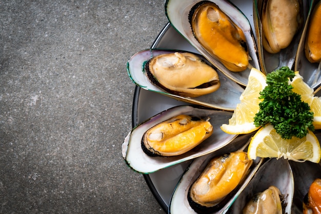 moules au citron et au persil