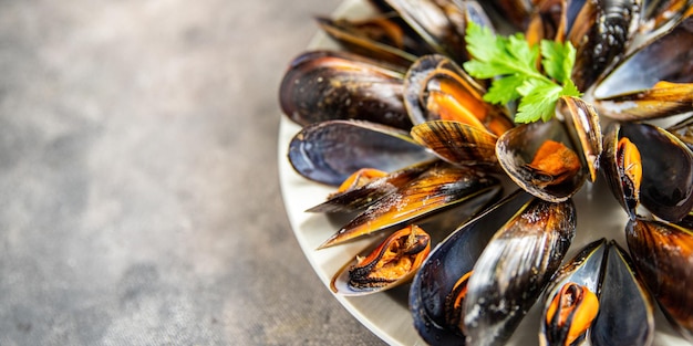 moules en coquilles repas de fruits de mer frais sur la table copie espace arrière-plan alimentaire vue de dessus rustique