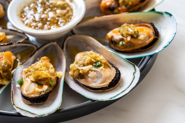 moules à la sauce de fruits de mer épicée