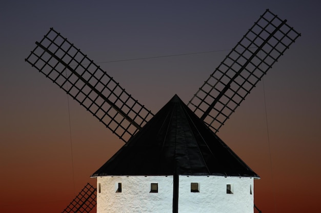 Moulin à vent en Castilla la Mancha (Espagne).