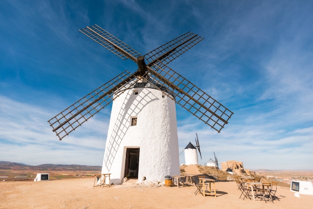 Moulins à vent Don Quichotte à Consuegra, Tolède, Espagne.