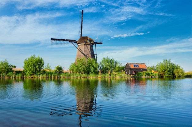 Moulins à vent à Kinderdijk en Hollande. Pays-Bas