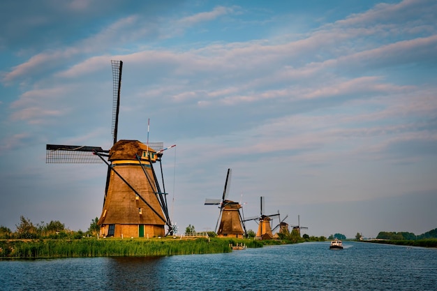 Moulins à vent à Kinderdijk en Hollande Pays-Bas