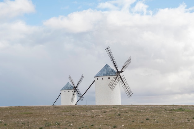 Moulins à vent à La Mancha Espagne