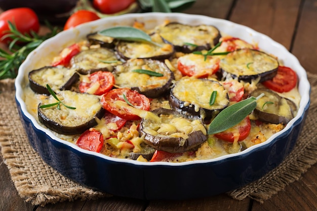 Moussaka casserole d'aubergine un plat traditionnel grec