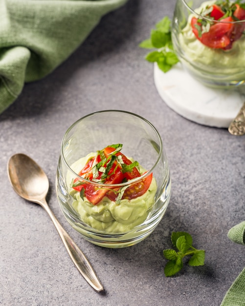 Mousse d&#39;avocat vert frais