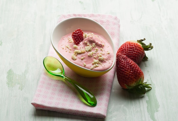 Mousse de fraise au chocolat blanc