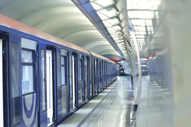 mouvement de métro de train de wagons, concept de transport abstrait sans personnes