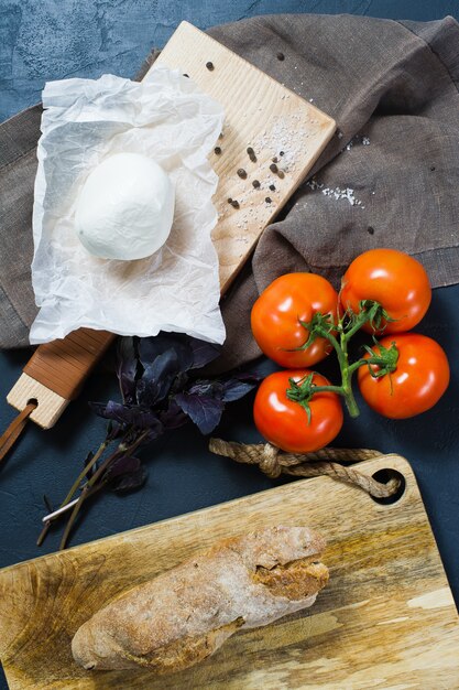 Mozzarella italienne, tomates, basilic.