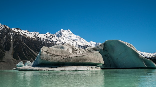 Mt Cook vu du lac Tasman, Nouvelle-Zélande