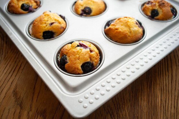 Photo un muffin aux bleuets fait maison.