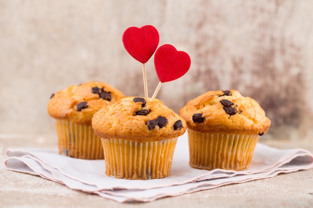 Muffins au chocolat avec coeur vintage