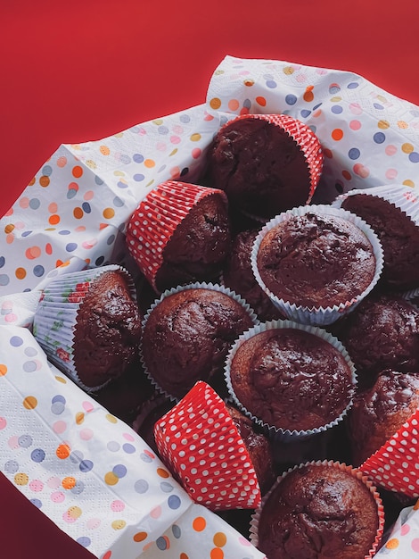 Muffins au chocolat comme dessert sucré gâteaux faits maison recette nourriture et cuisson