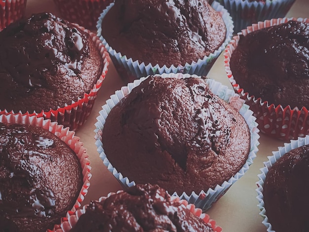 Muffins au chocolat comme dessert sucré gâteaux faits maison recette nourriture et cuisson