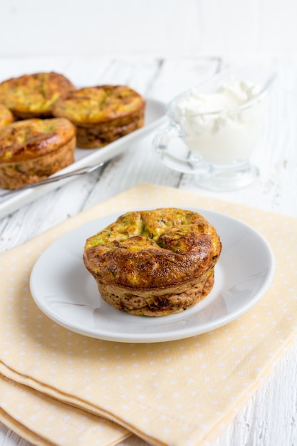 Muffins aux courgettes et aux herbes