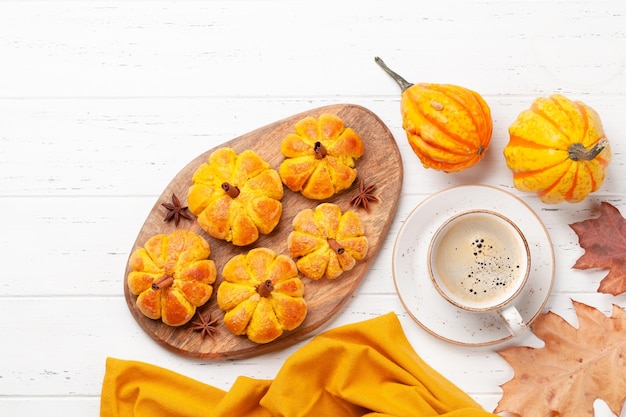 Muffins à la citrouille et diverses citrouilles