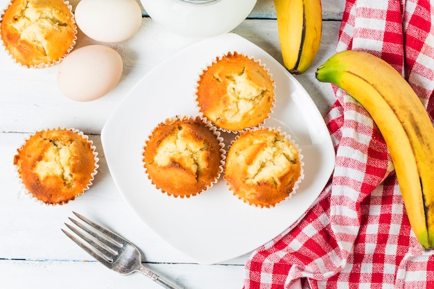 Muffins faits maison à la banane prêt à manger