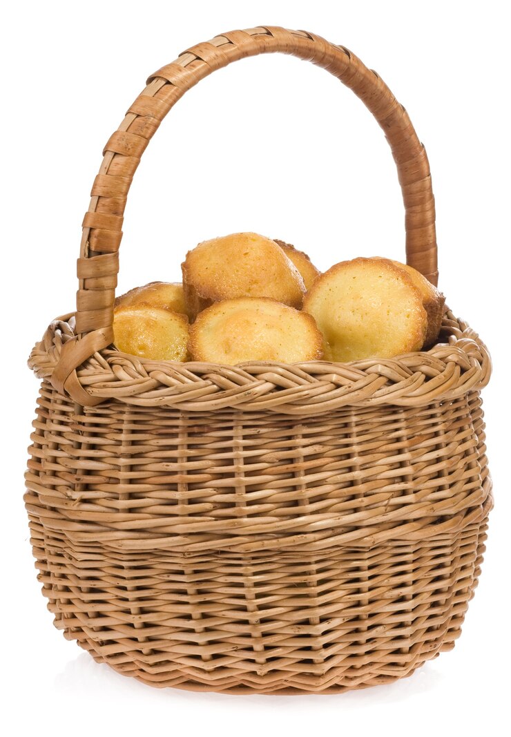 Photo muffins sucrés sur blanc