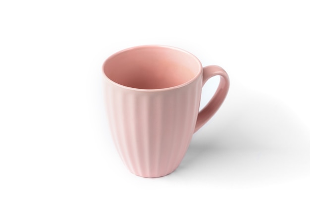 Mug rose isolé sur fond blanc