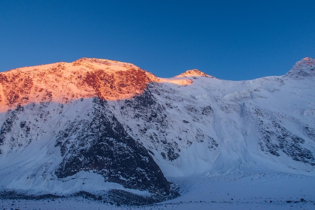 Mur d'Akkem La couronne de l'Altaï pic de montagne Belukha Mountain view Altai Russie glacier Akkem