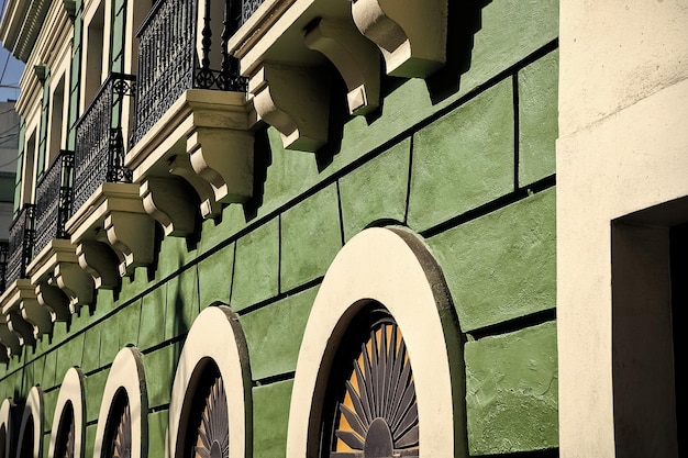 Mur de façade sur fond plâtré vert à San Juan Puerto Rico