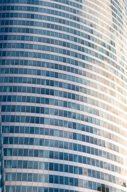 Mur de façade en verre de gratte-ciel à La Défense, France. Affaires, commerce, avenir, concept d'architecture.