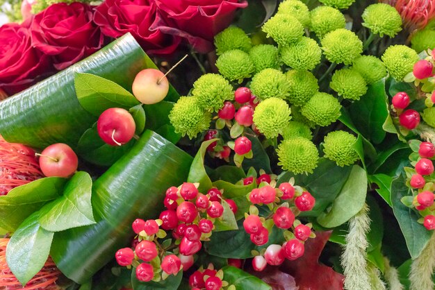 Mur de fleurs et d&#39;herbes.