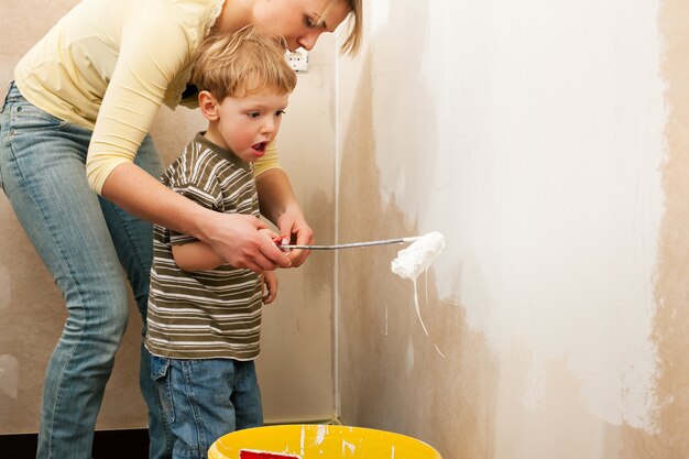 Mur de peinture familiale de la nouvelle maison