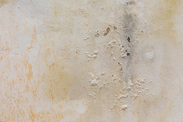 Mur pelé, brique, texture de mur, peut être utilisé comme arrière-plan. Texture de brique avec des rayures et des fissures.