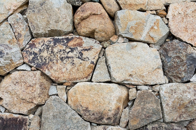 Mur en pierre de roche