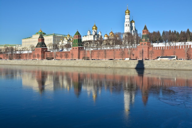Mur de remblai du Kremlin et églises du Kremlin
