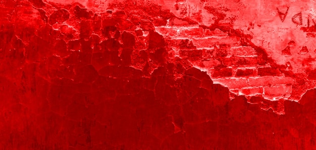 Un mur rouge avec une bande blanche qui dit "rouge"