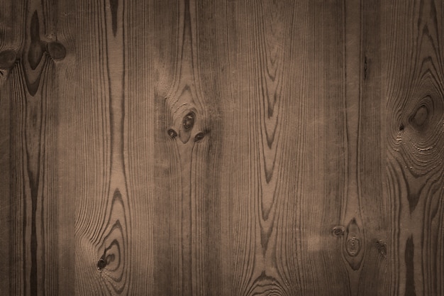 Mur sombre d'une table en bois