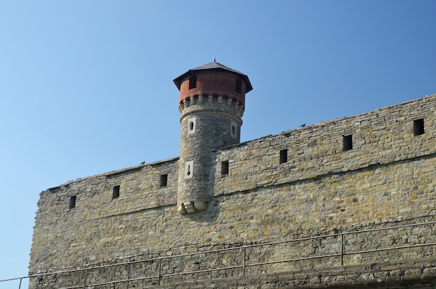 Mur et tour du château médiéval