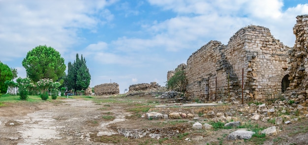 Murs de l'ancienne ville de Hiérapolis à Pamukkale, Turquie