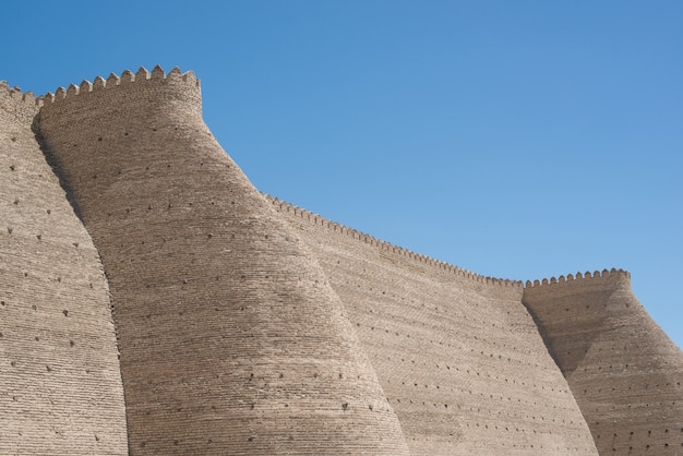 Murs historiques de la forteresse Ark à Boukhara, en Asie centrale