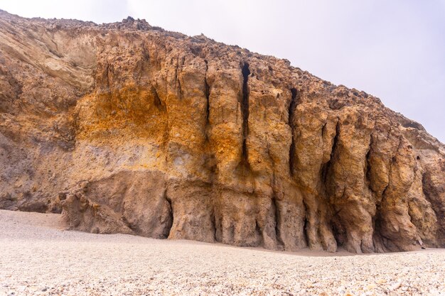 Murs naturels de la Playa de los Muertos dans le parc naturel de Cabo de Gata, Nijar, Andalousie. Espagne