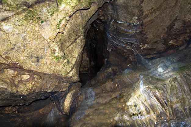 Murs de stalactites stalagmites de la grotte Modèle de conception