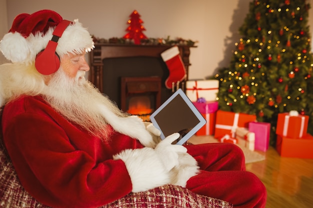 Musique écoute Santa et tablette tactile