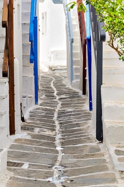 Myconos, vues sur les maisons blanches avec leurs rues pavées. Lavé par la mer Egée du Sud, Cyclades.