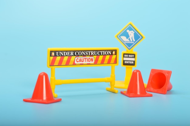 N'entrez pas le symbole du panneau d'avertissement avec un fond bleu