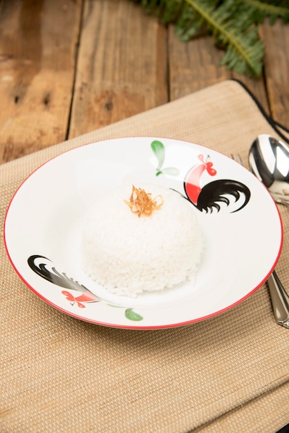 Photo nasi putih riz blanc en assiette