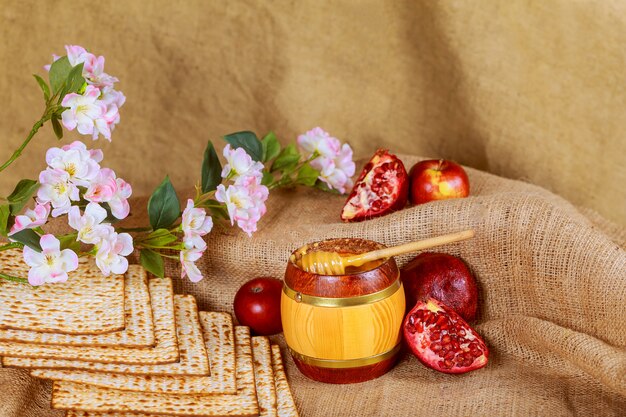 Nature morte au vin et au pain azyme de pâque