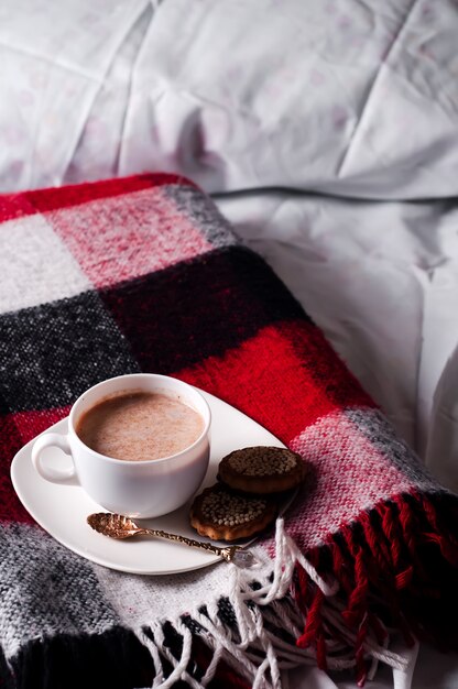 Nature morte d&#39;automne avec une tasse de cacao