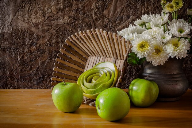 Nature morte aux pommes vertes