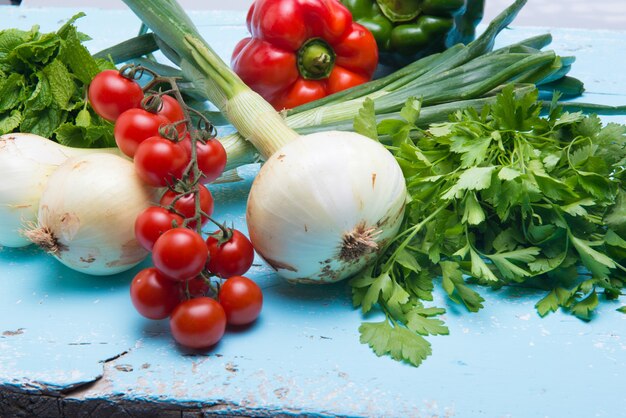 nature morte de légumes pour un repas végétalien sain